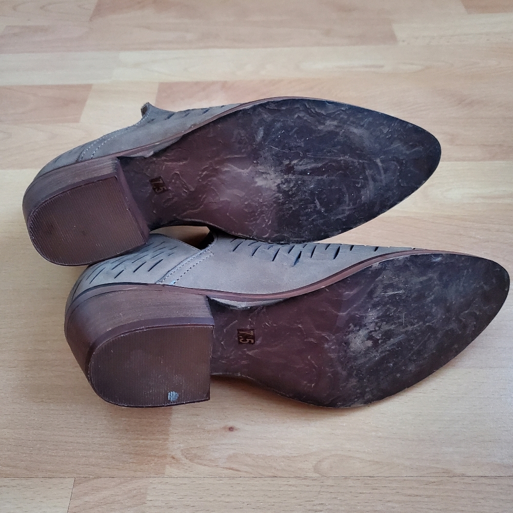 Shoes - Picture 5 of 5
